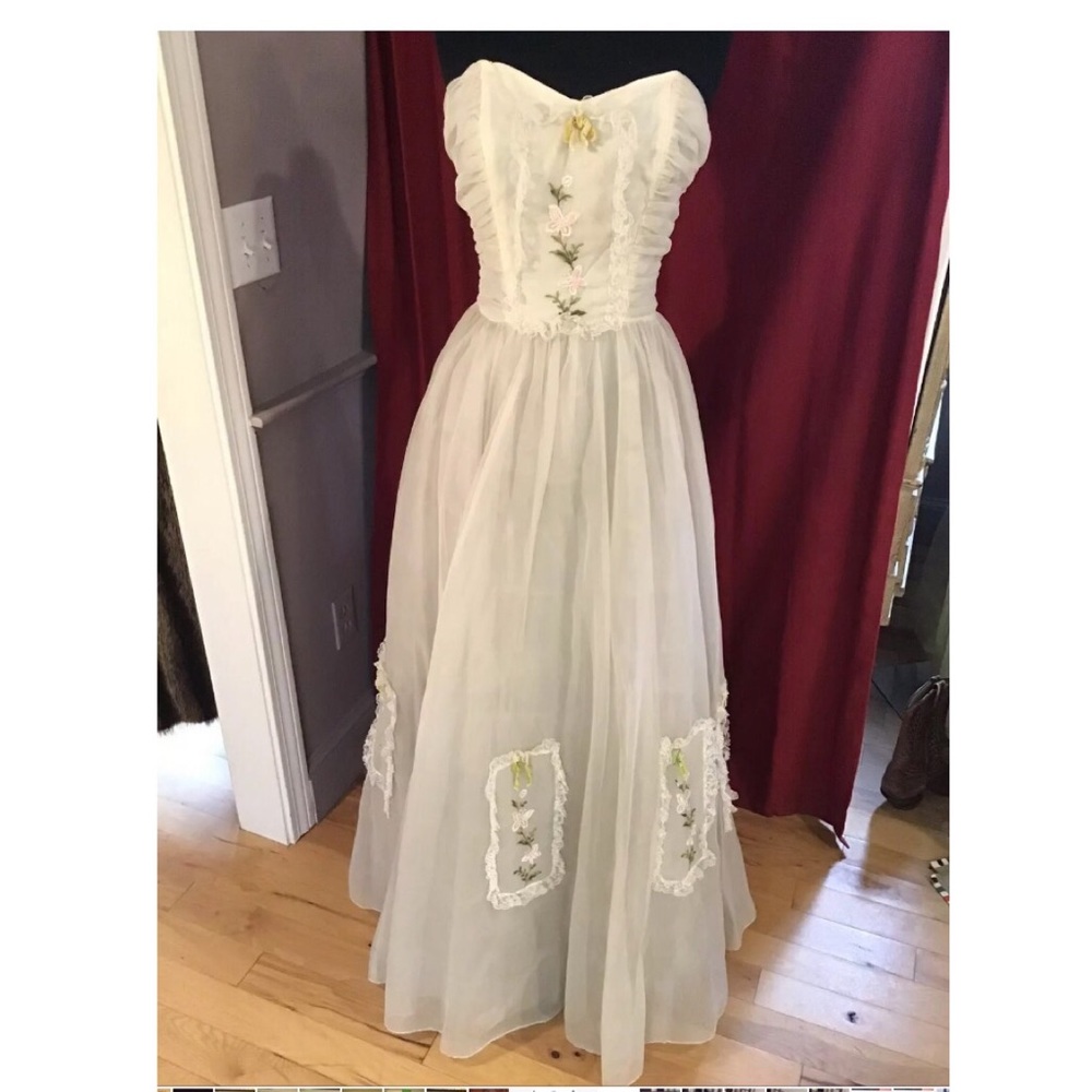 True vintage white 1950s prom wedding dress formal